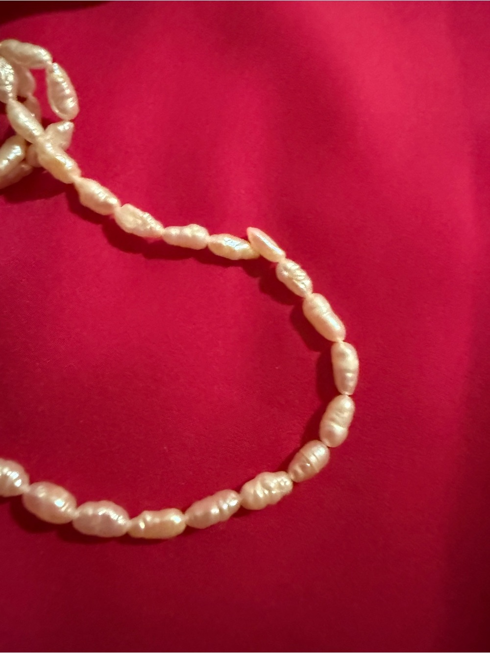 Vintage Rice Pearl three strand bracelet with Gold Clasp - Picture 4 of 9